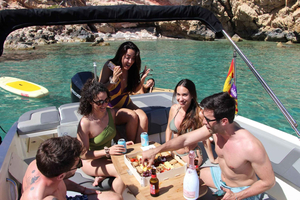Luxury Private Boat Tour on a Bayliner VR6