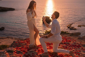 Mallorca Proposal Picnic by the Sea & Photo Session