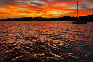 Premier Cruises tramonto con bevande, SUP e snorkeling