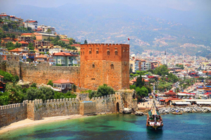 Alanya-Side Discovery Tour: Boat Tour, Cable Car, Castle, Cave, and Observation Terrace