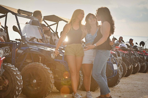 Von Malta aus: Ganztägige Gozo Buggy Tour mit Mittagessen und Bootsfahrt