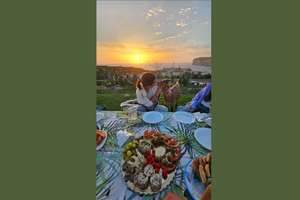 Gozo: Xlendi Bay Sunset Picnic with Pygmy Goats