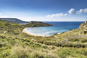 Malta: Golden Bay Private Boat Trip with Snorkeling