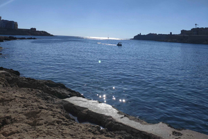 Malta: Private Yoga class close the Sea