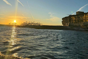 Marsaxlokk: rejs o zachodzie słońca tradycyjnym maltańskim statkiem