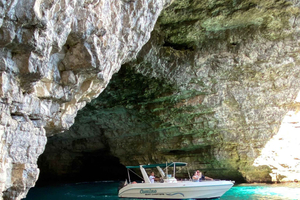Private Boat Trip to Comino, Blue Lagoon & Gozo