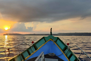 Private Comino Sunset Cruise with Food & Wine Options