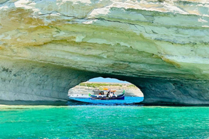 South Coast Historical Boat Tour with St. Peter's Pool Swim