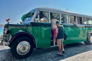 Valletta: Oldtimer-Bus nach Valletta, Sliema, Rabat & Mdina