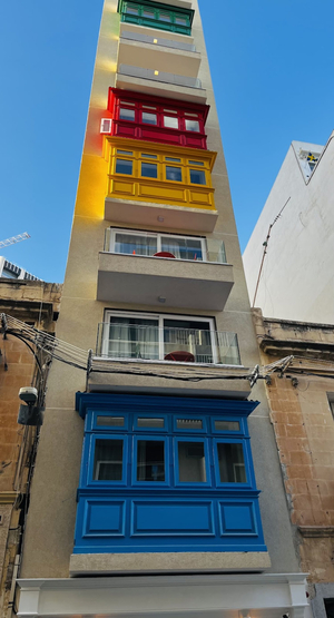 Balcony Hotel