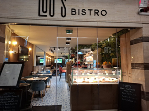 Lou’s Bistro