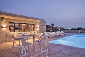 Sky Lounge & Pool
