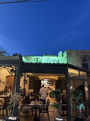 Ta' Tona Bar & Restaurant