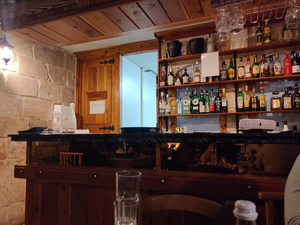 Tac-Canti Bar and Restaurant