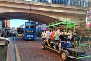 Manchester: Beer Bike Tour with Drinks and Music