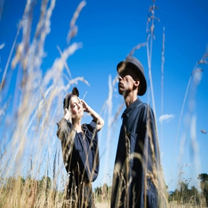 Kiiōtō feat. Lou Rhodes af Lamb
