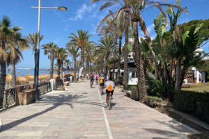 Marbella: Exclusive private premium bike tour to Puerto Banus