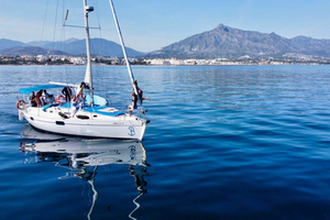 Marbella: Puerto Banús Private Sailing Cruise with Drinks