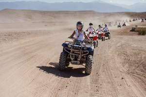 Agafay-woestijn: quad, kamelenrit & luxe lunch met zwembad