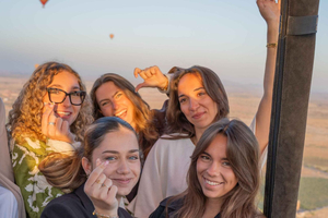 Volo in mongolfiera con colazione berbera e giro in cammello