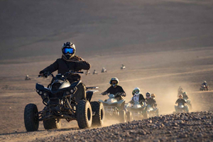 Marrakech : balade à dos de chameau dans le désert d'Agafay, dîner, piscine et quad