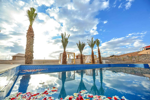Marrakech: Agafay Desert Day Pool Access and Lunch