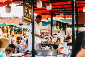 Marrakech : Visite à pied et dîner de la cuisine marocaine authentique