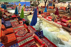Marrakesch: Ourika-Tal, Mittagessen & geführte Wanderung zu den Wasserfällen