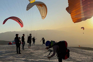 Marrakech: Paragliding over Agafay-ørkenen og utsikt over Atlasfjellene