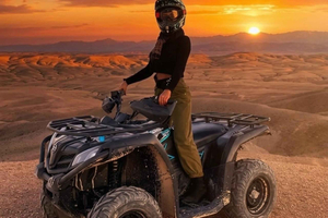 De Marrakech à Agafay : quad, chameau et dîner avec spectacle de feu