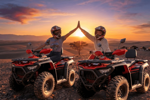 De Marrakech à Agafay : coucher de soleil, quad, chameau, dîner et spectacle de feu