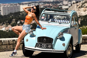 Half day Marseille private tour by 2CV Citroen