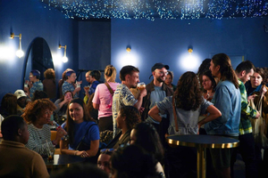 Marseille Comedy Club: Erleben Sie eine Show mit Cocktail und Tapas
