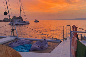 Sunset catamaran cruise, buffet & drinks