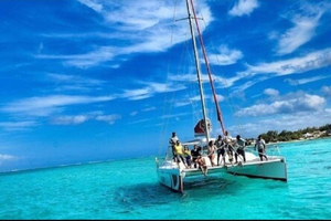 Ile Aux Cerfs katamaraaniristeily, jossa nouto/pudotus ja lounas
