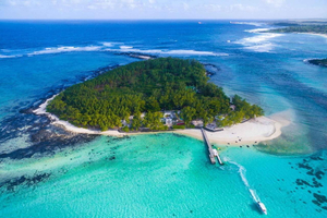 Île des Deux Cocos All-Inclusive Day Trip