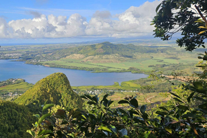 Lion Mountain Guided Hike with Panoramic Lagoon