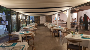 Eden Beach Restaurant Lounge-Bar