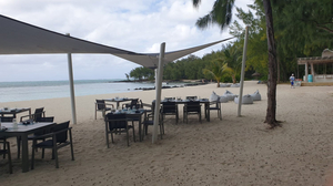 La Plaz Beach Grill