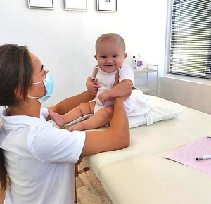 Quiropráctico de maternidad y pediátrico en Costa Spine