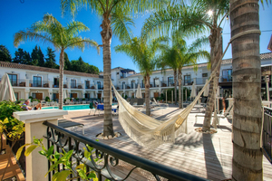 Paloma Blanca Boutique Hotel