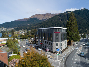 Ramada Queenstown Central