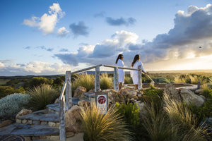 From Melbourne: Half-Day Spa Trip to Peninsula Hot Springs