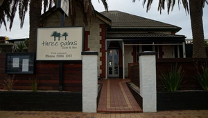 Three Palms Café och bar