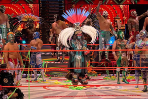 Lucha Libre in der Arena México: Götter, Krieger und präkolumbianische Legenden