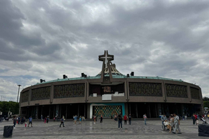 Mexico City: Basilica and Teotihuacan Pyramids Tour