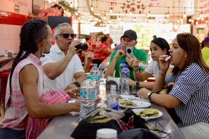 Mexico City: Zocalo Tacos Tour by Michelin-Star Chef Torres
