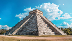 Action Tour Guide Chichen Itza