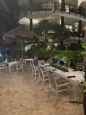 Así Beachfront Restaurant