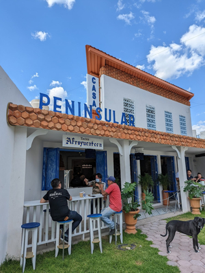 Casa Peninsular